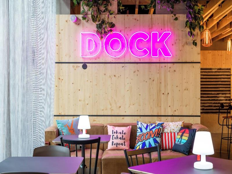Moxy Bordeaux Hotel image