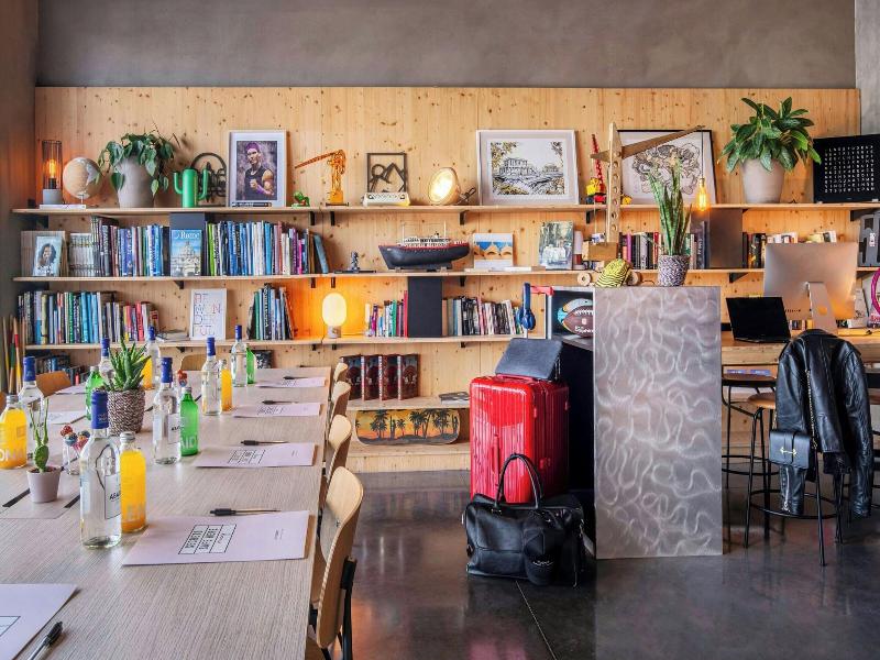 Moxy Bordeaux Hotel image