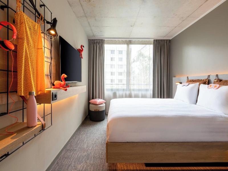 Moxy Bordeaux Hotel image