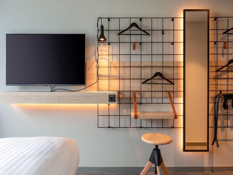 Moxy Bordeaux Hotel image