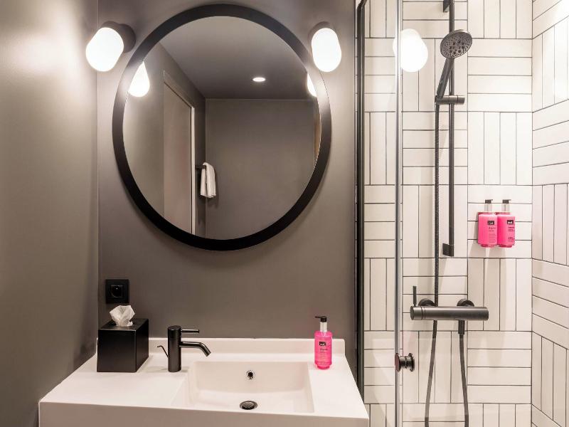Moxy Bordeaux Hotel image