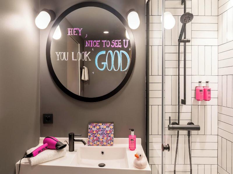Moxy Bordeaux Hotel image
