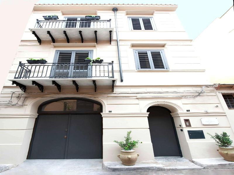 Palazzo Al Carmine image