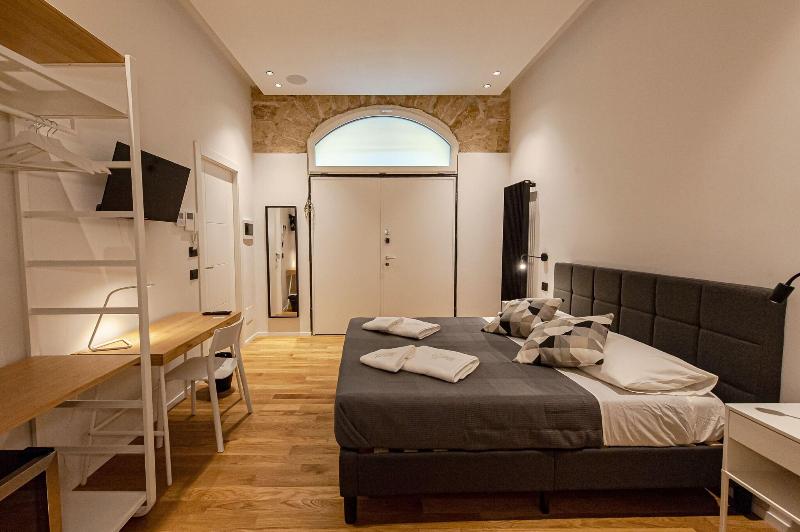 Palazzo Al Carmine image