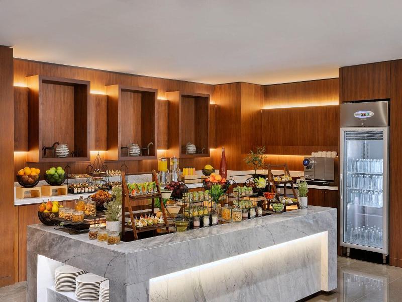 Jeddah Marriott Hotel Madinah Road image