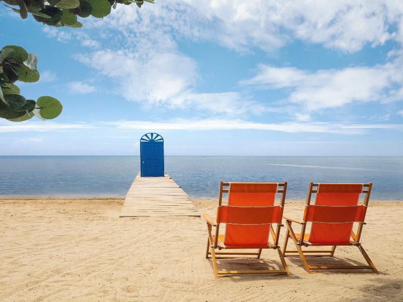Puerta Azul image
