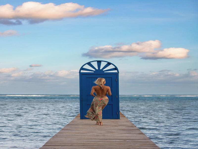 Puerta Azul image