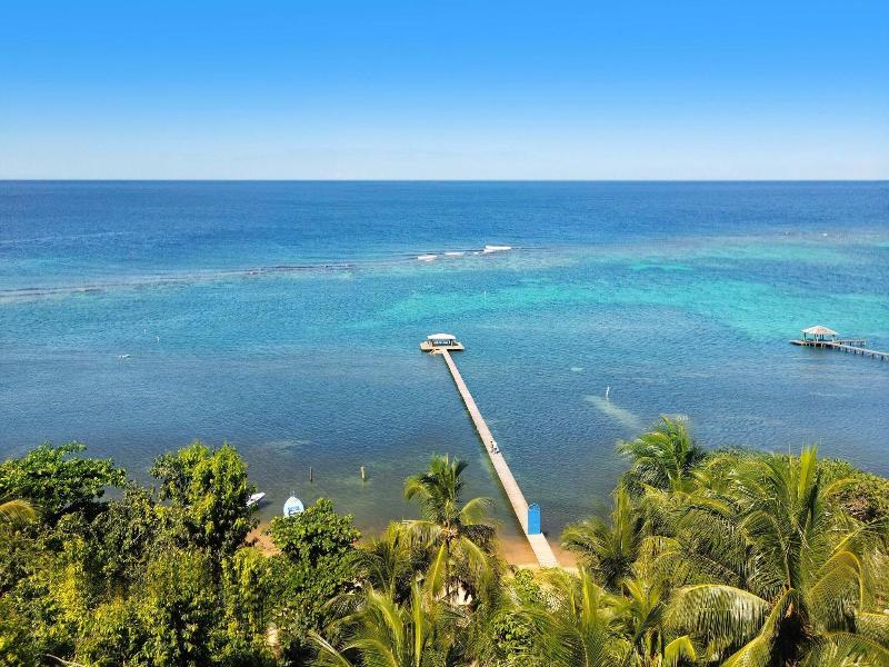 Puerta Azul image