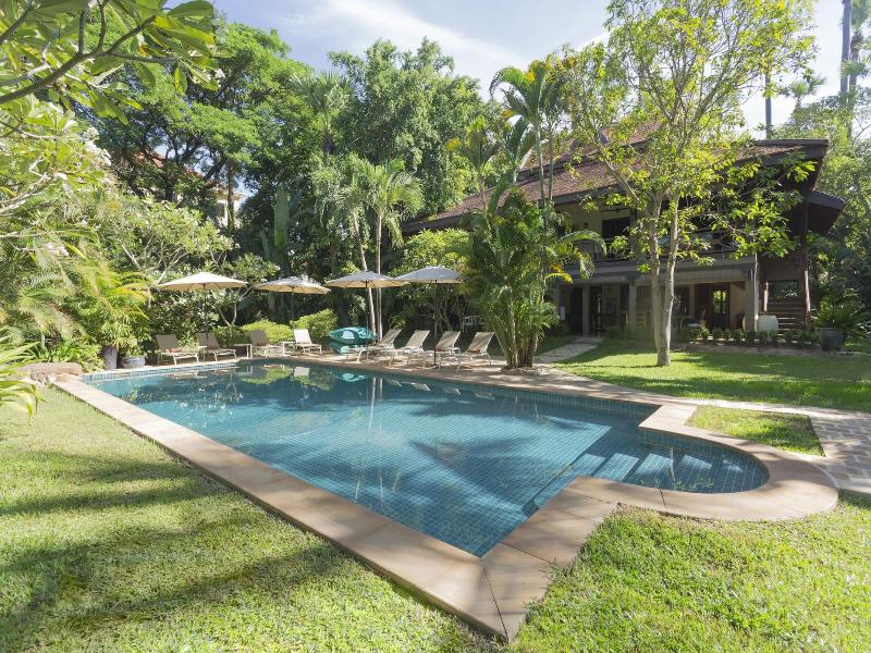 La Palmeraie. D'angkor — general view