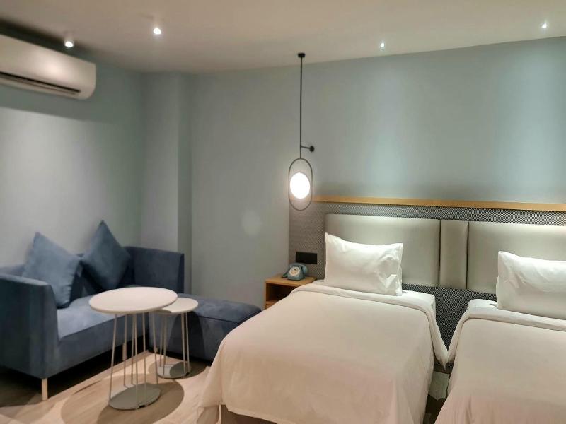 The Sacha Apart Hotel Thonglor image