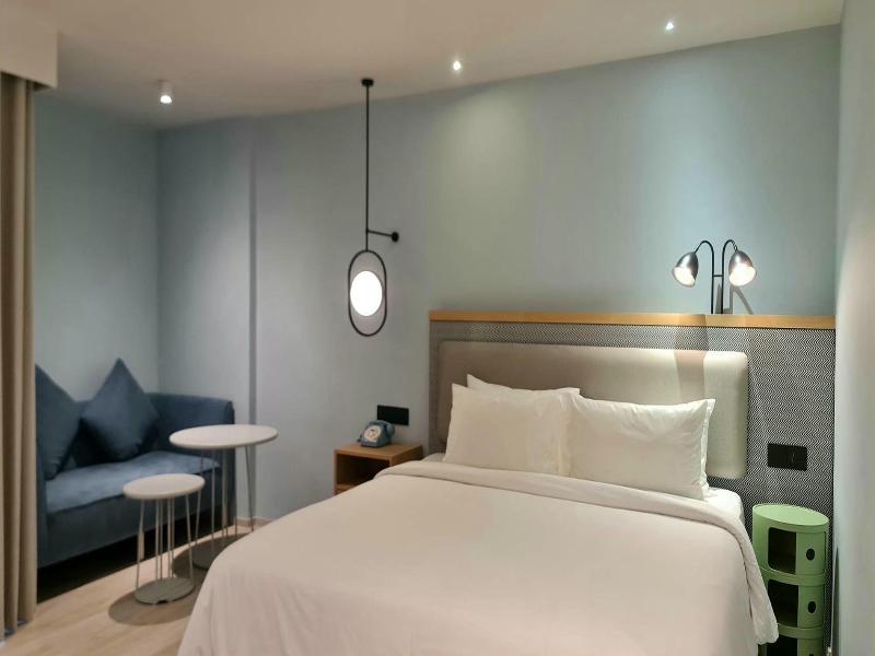 The Sacha Apart Hotel Thonglor image