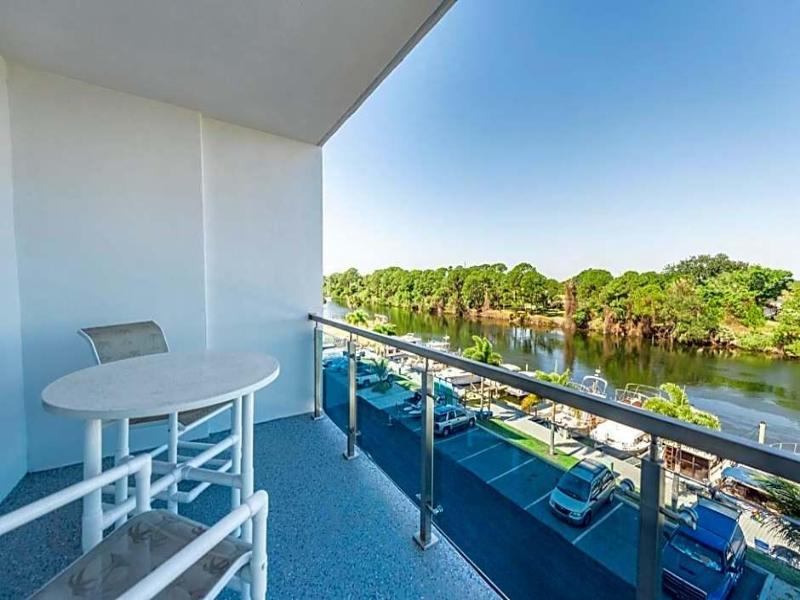 Cape Crossing Resort & Marina image