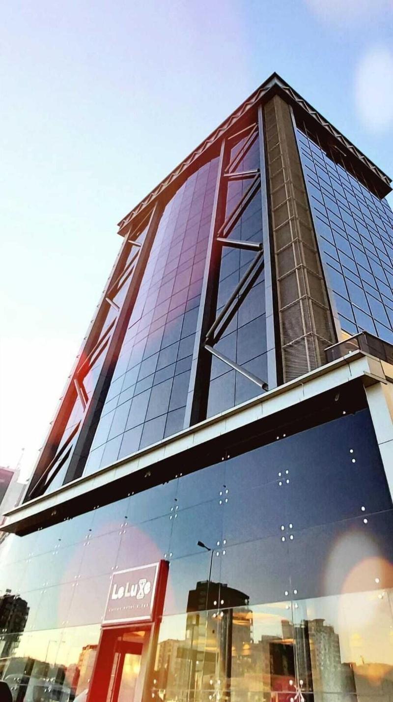 Le Luxe Suites Hotel & Spa image