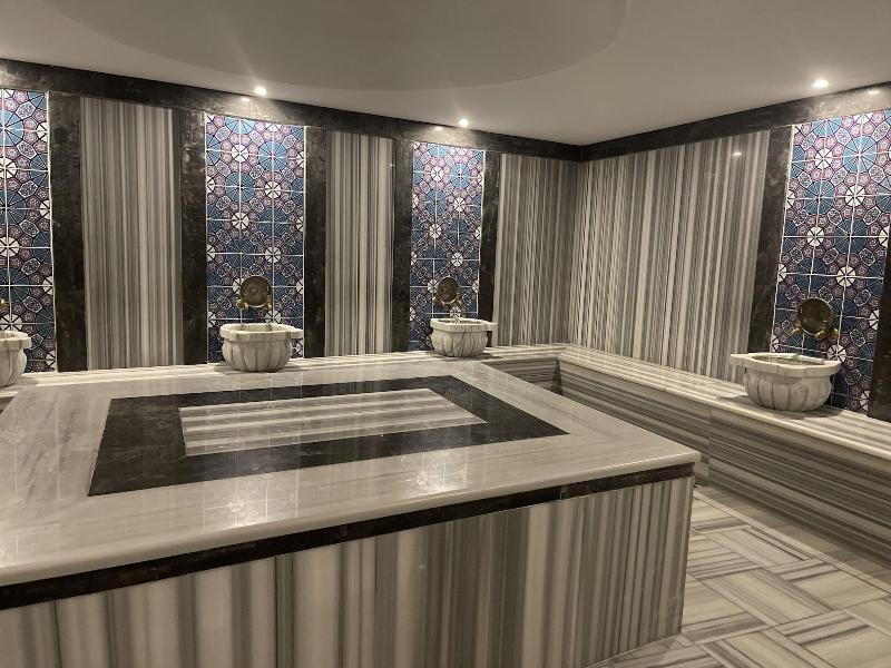 Le Luxe Suites Hotel & Spa image