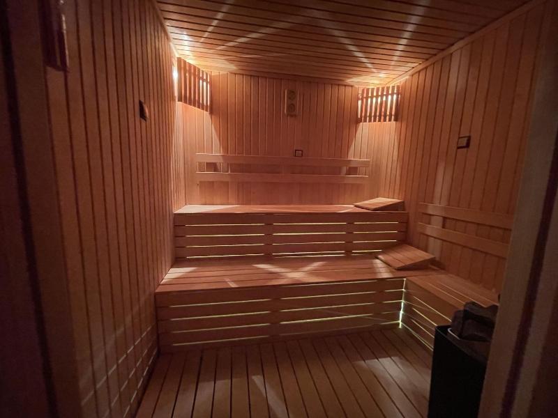 Le Luxe Suites Hotel & Spa image
