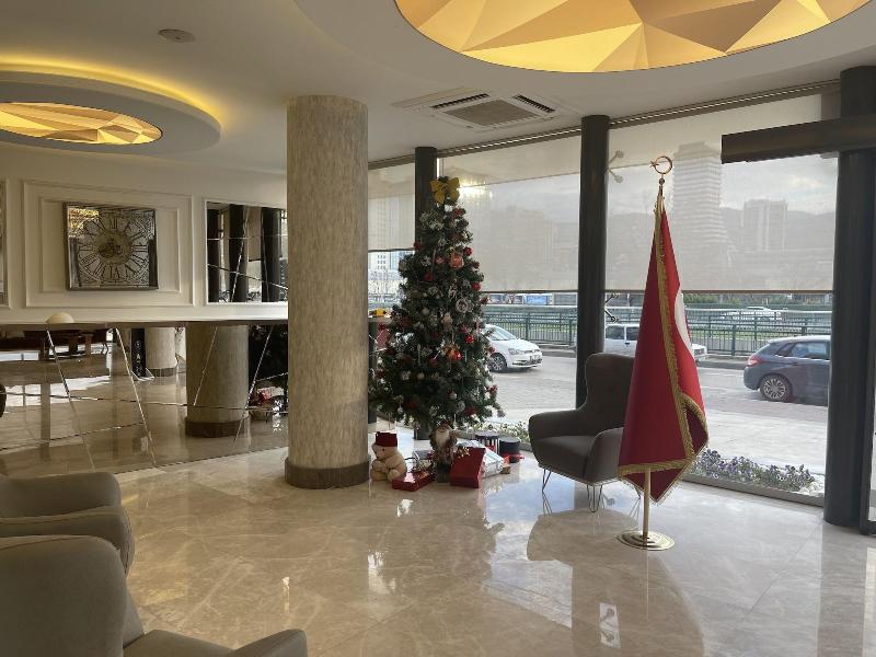 Le Luxe Suites Hotel & Spa image
