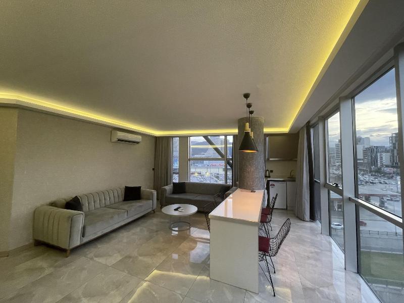 Le Luxe Suites Hotel & Spa image