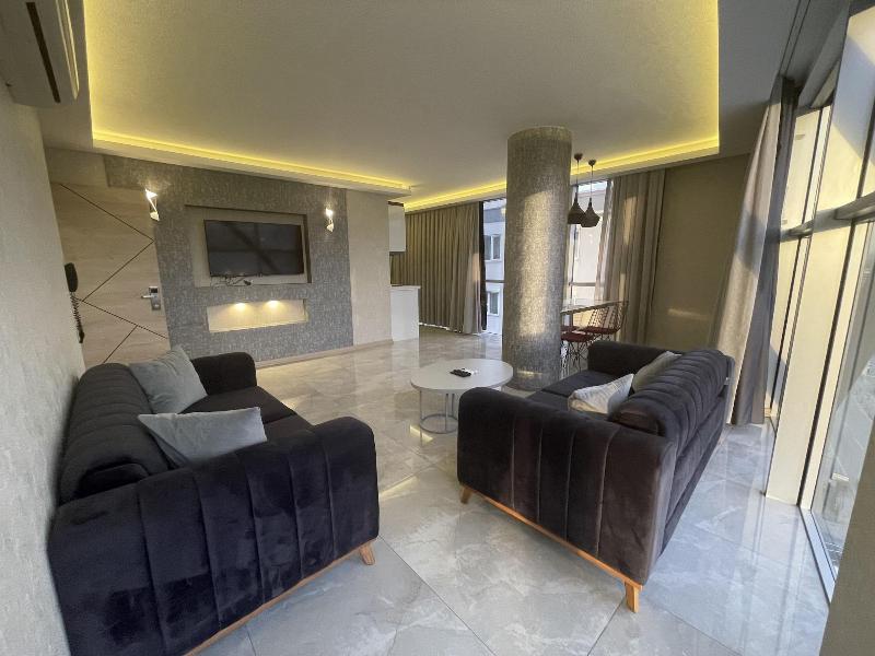 Le Luxe Suites Hotel & Spa image