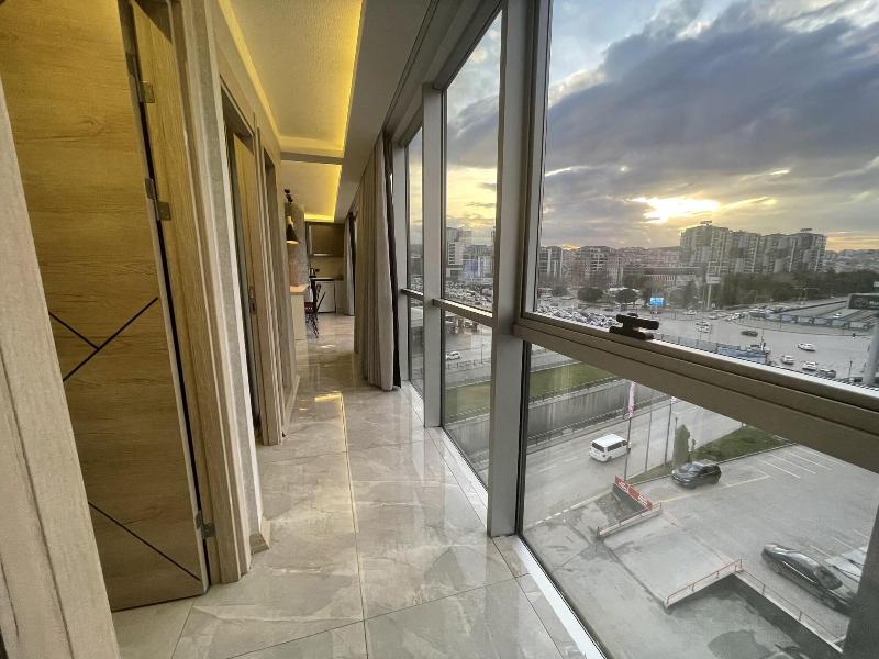 Le Luxe Suites Hotel & Spa image