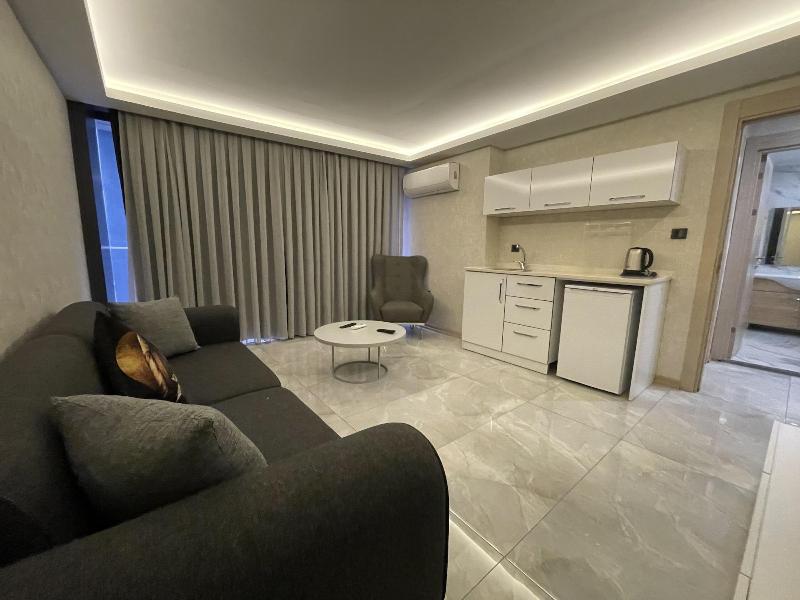 Le Luxe Suites Hotel & Spa image