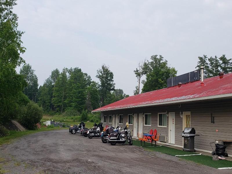 Calabogie Motor Inn