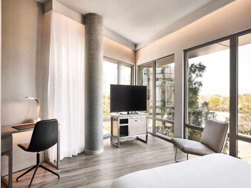 Ac Hotel By Marriott Sunnyvale Moffett Park image