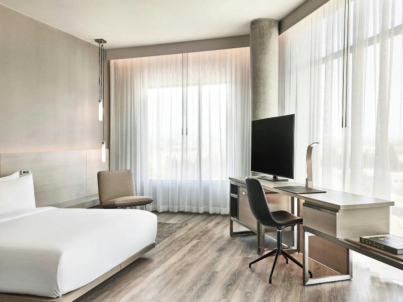 Ac Hotel By Marriott Sunnyvale Moffett Park image