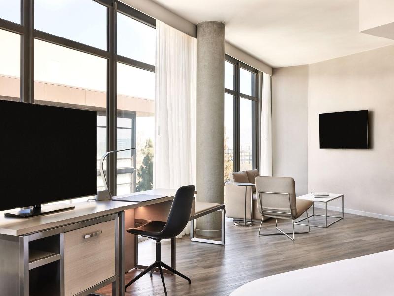 Ac Hotel By Marriott Sunnyvale Moffett Park image