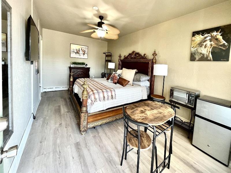 Shamrock Cove Inn image