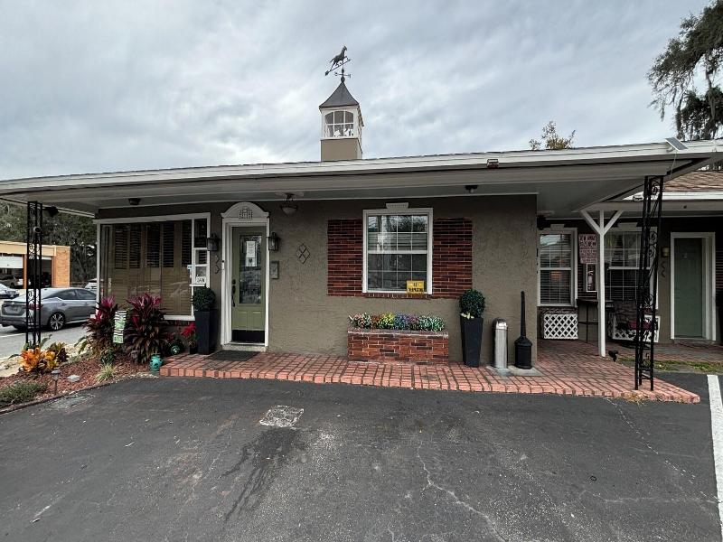 Shamrock Cove Inn image
