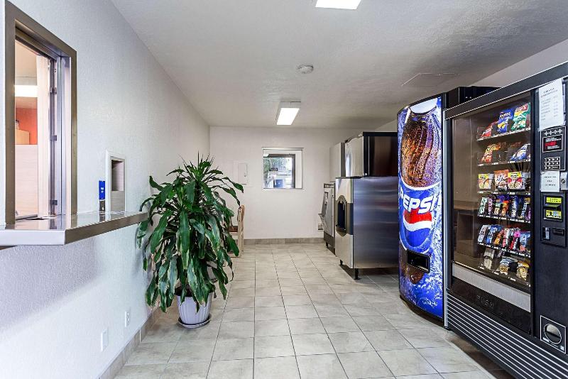Motel 6 Ontario, Or image