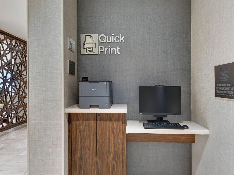 Courtyard By Marriott Manhattan Aggieville
