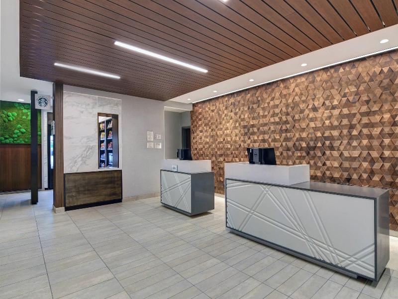 Courtyard By Marriott Manhattan Aggieville