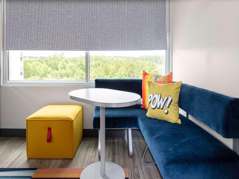 Aloft Savannah Airport image
