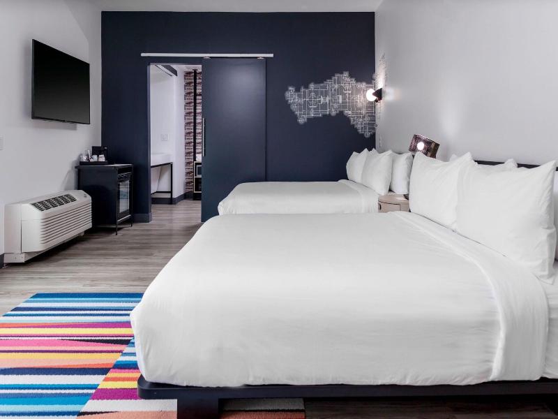 Aloft Savannah Airport image