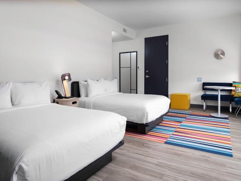 Aloft Savannah Airport image