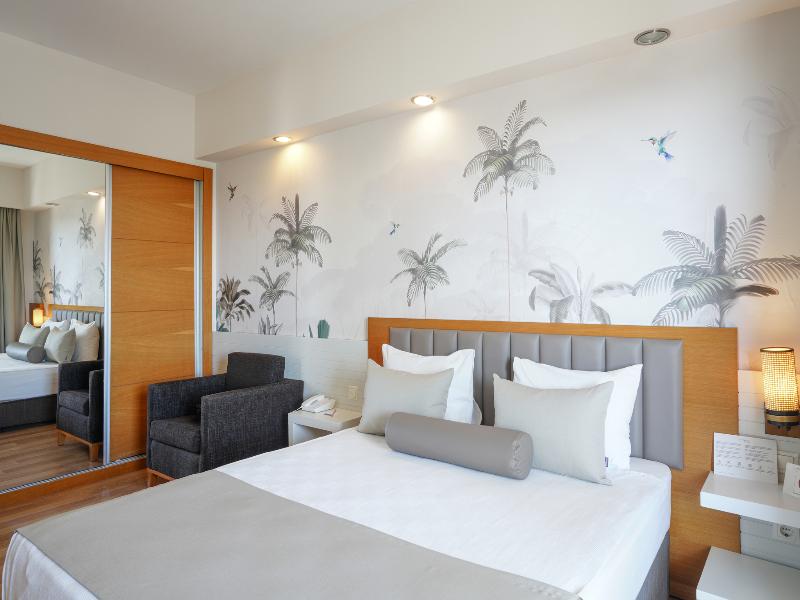 Side Aluna Hotel image