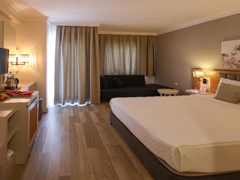 Side Aluna Hotel image