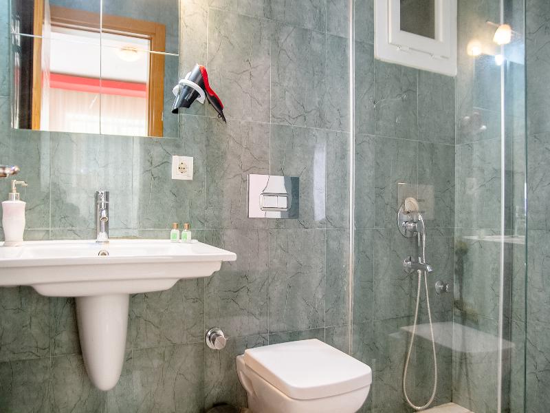 Fi Homes image