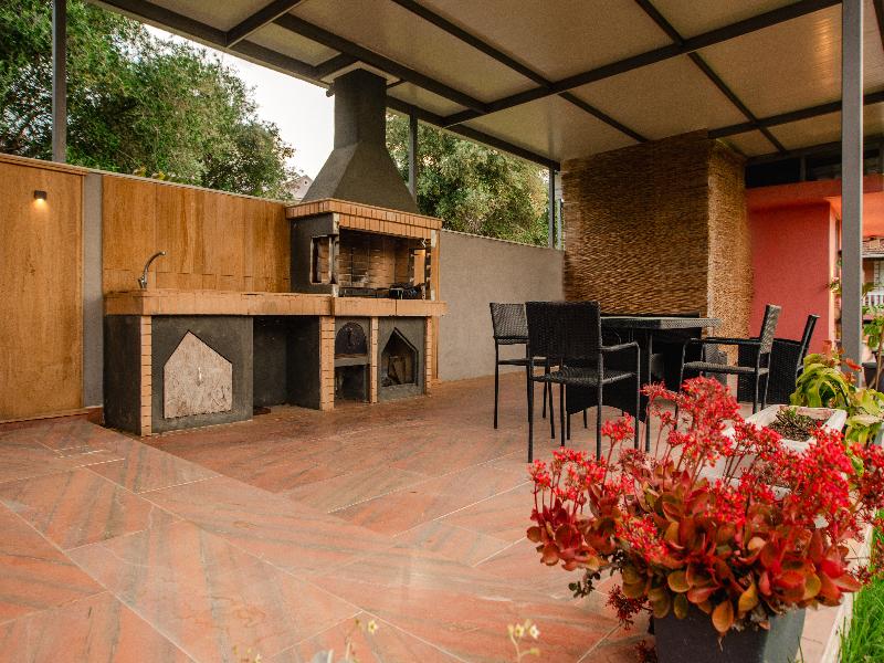 Riposo Studios & Apartments image