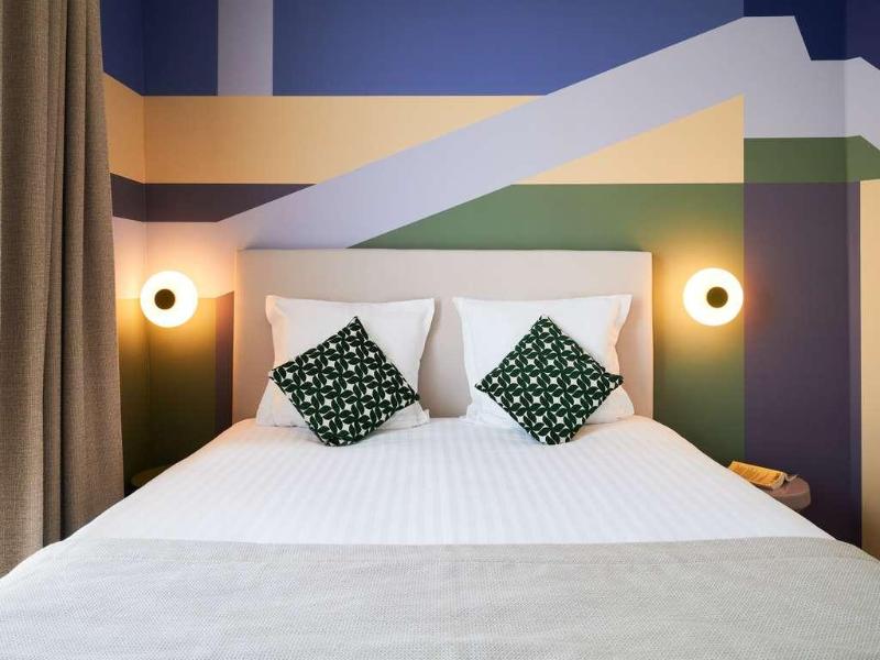 ibis Styles Aix-en-Provence Université image