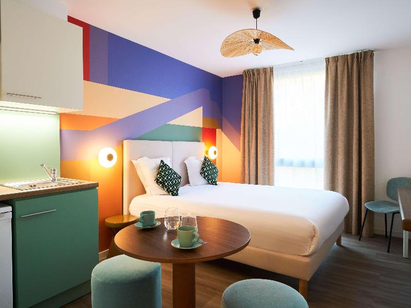 ibis Styles Aix-en-Provence Université image