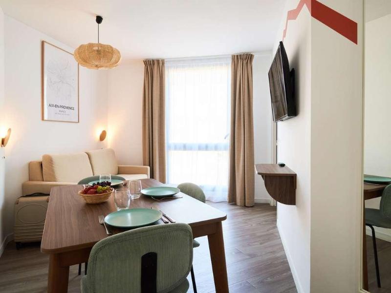 ibis Styles Aix-en-Provence Université image