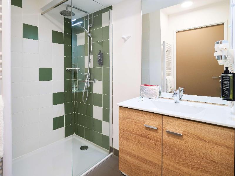 ibis Styles Aix-en-Provence Université image