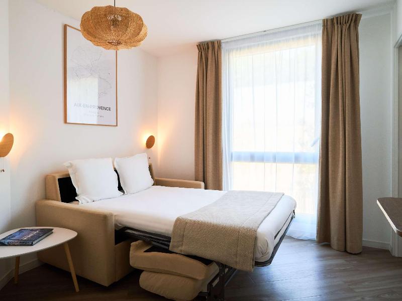 ibis Styles Aix-en-Provence Université image