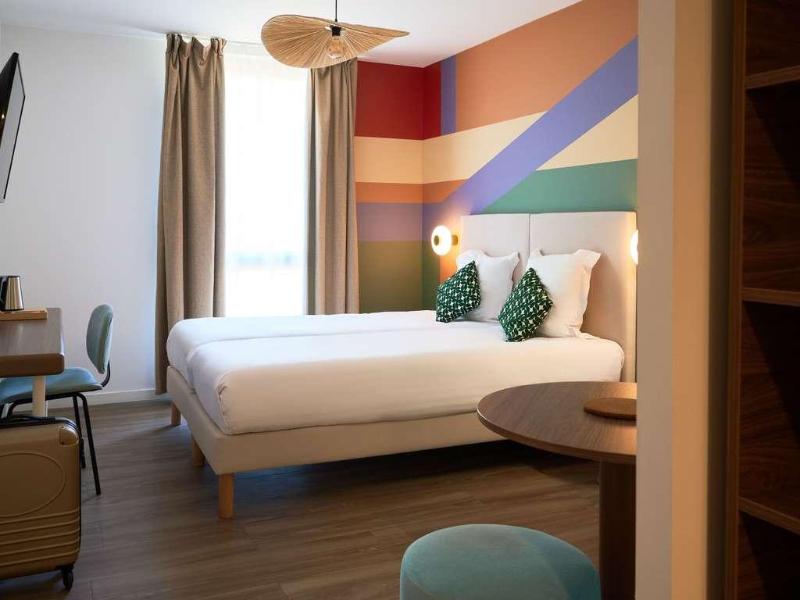 ibis Styles Aix-en-Provence Université image