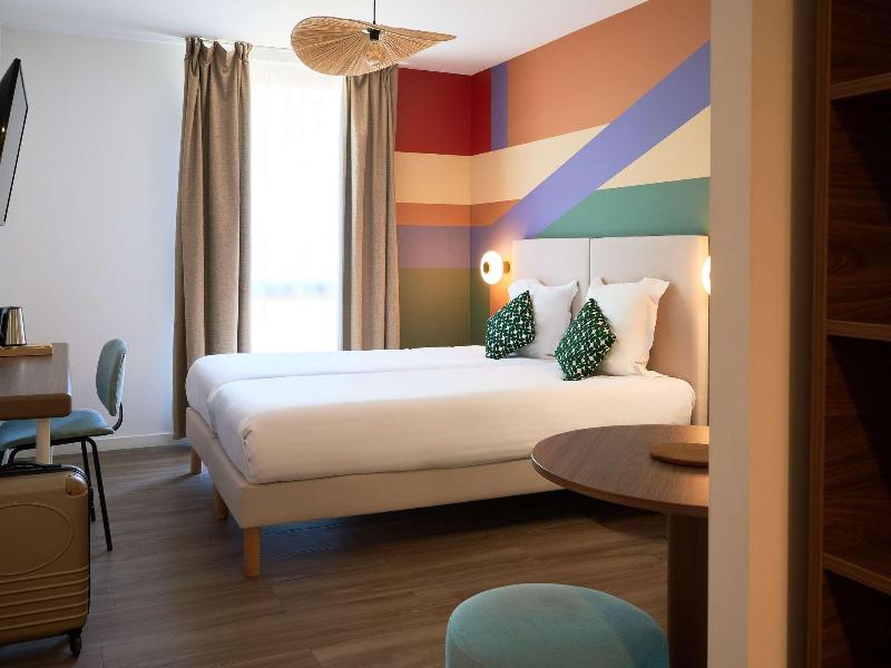 ibis Styles Aix-en-Provence Université image