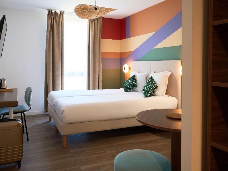 ibis Styles Aix-en-Provence Université image