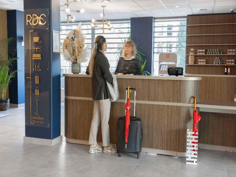 ibis Styles Aix-en-Provence Université image