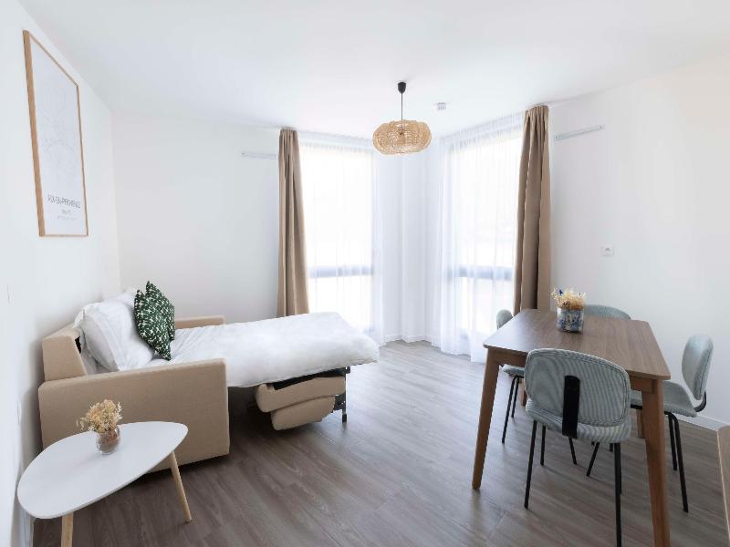 ibis Styles Aix-en-Provence Université image